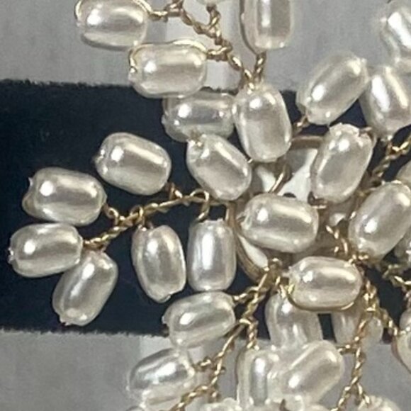 White Cluster wired delicate Pearl earrings Jewelry Borrowed & Blue Dillard's - Picture 6 of 8